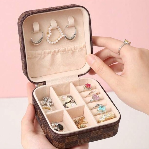 Travel Mini Jewelry Box - Picture 2 of 5